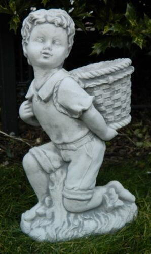Beton Figur Junge mit Tragekorb zum Bepflanzen H 40 cm Dekofigur und Gartenskulptur