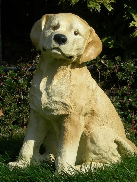 Dekorationsfigur Hund Labrador Retriever Welpe H 36 cm Dekofigur aus Kunstharz
