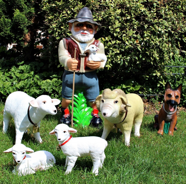 Deko Garten Figur Gartenfigur Hirte mit Schäferhund, Widder, Schaf, Lämmlein aus Kunststoff