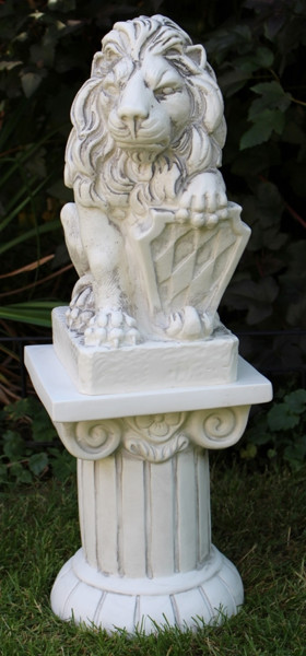 Deko Figur Statue Löwe mit bayrischem Wappen links auf ionischer Säule H 70 cm 2-teilig Kunststoff