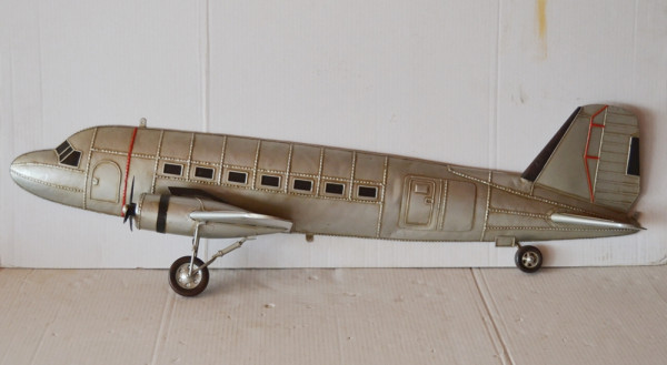 Blechflugzeug Modellflugzeug Oldtimer Douglas DC-3 Flugzeug L 98 cm Schnitt-Wandmodell aus Blech