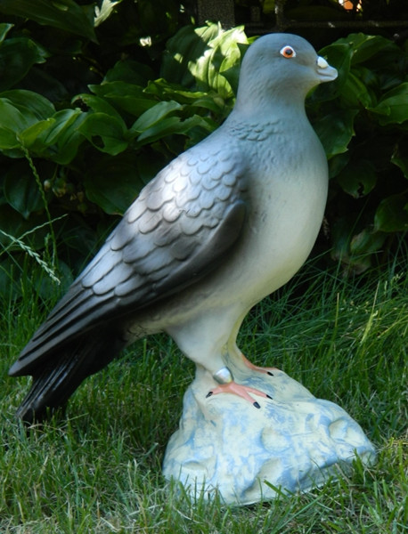 Deko Figur Taube stehend H 29 cm x L 27 cm Vogelfigur aus Kunstharz