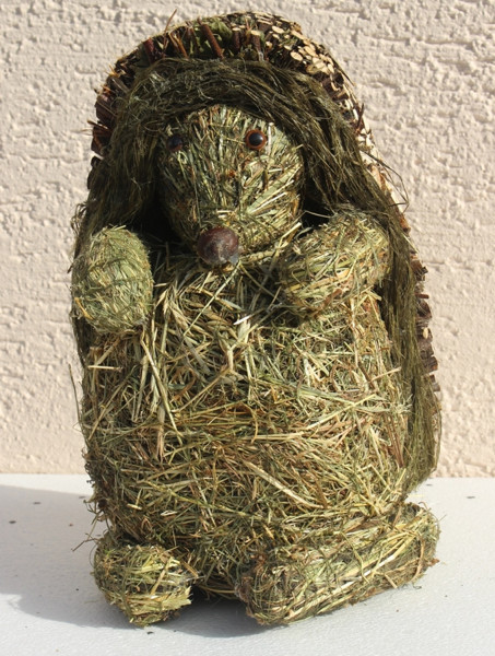 Deko Heu Figur Igel stehend H 28 cm Tierfigur aus Naturmaterial Heu zum Basteln Heudeko