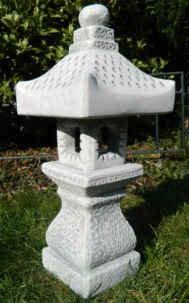 Beton Figur japanische Laterne H 40 cm Dekofigur und Gartenskulptur