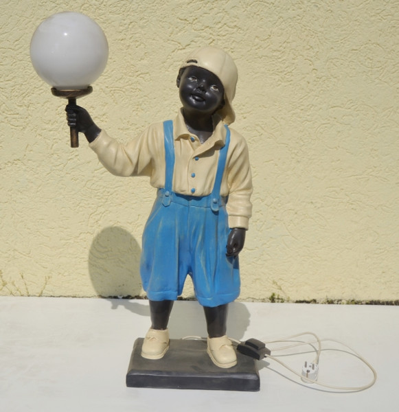 Dekofigur Deko Figur Junge Bursche mit Lampe H 90 cm aus Resin - blau