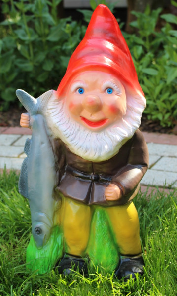 Gartenzwerg Deko Garten Figur Zwerg mit großem Fisch in der Hand Angler aus Kunststoff H 45 cm