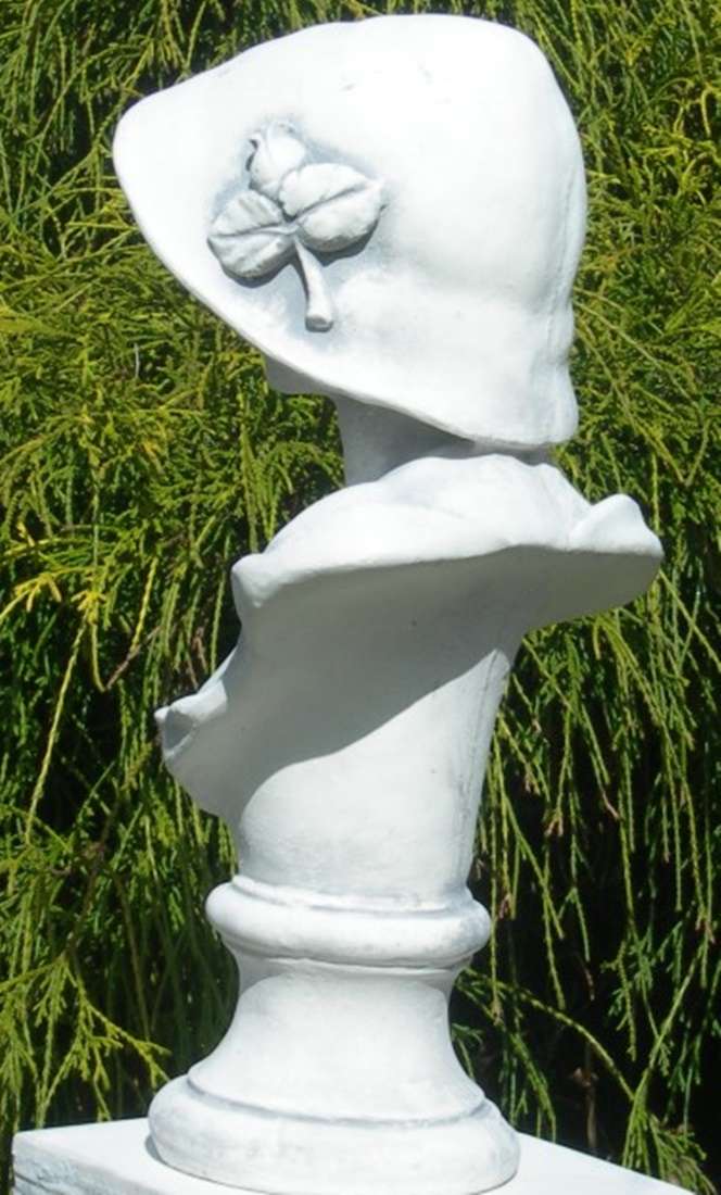 Betonfiguren Skulptur Statue Büste Frau auf klassischer Säule als Satze