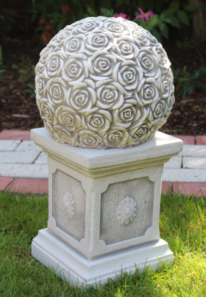 Beton Figur Kugel mit Rosenmotiv auf klassischer Säule H 46 cm Dekoelement und Gartenskulptur