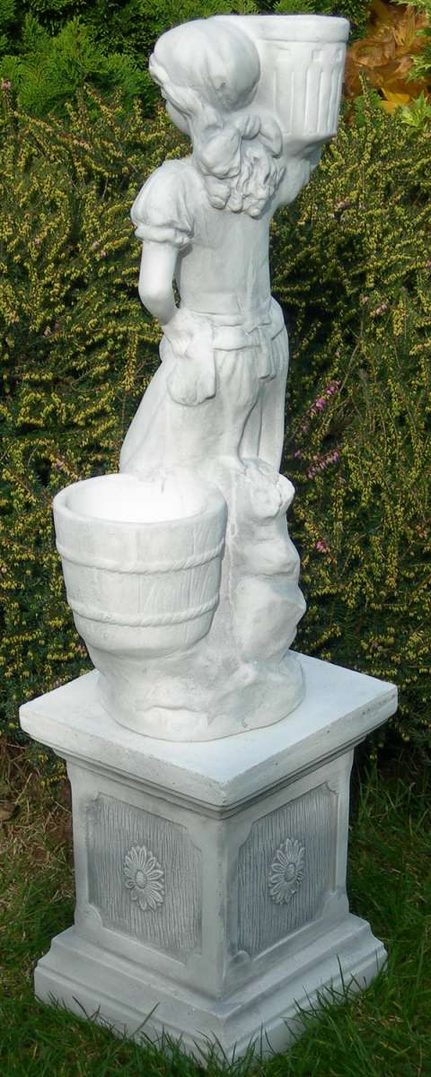 Betonfiguren Statue Skulptur junge Frau Mädchen stehend mit zwei Töpfen