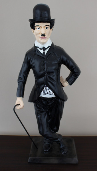 Dekorationsfigur Komiker Charlie Chaplin H 41 cm stehend Deko Figur aus Kunstharz