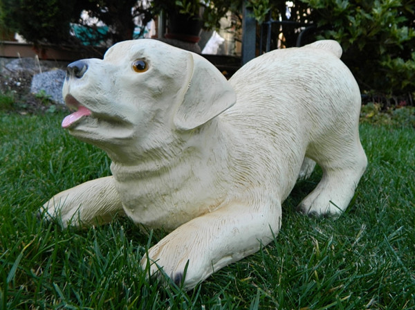 Dekorationsfigur Hund Labrador Retriever Welpe H 18 cm Dekofigur aus Kunstharz
