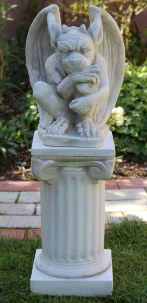 Beton Figur Skulptur Drache Gargoyle auf ionischer Säule H 62 cm Dekofigur Statue Gartenskulptur