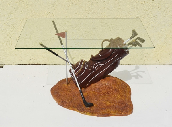 Glastisch mit Golfschläger und Tasch Länge 80 cm aus Resin und Glas Golfer Deko