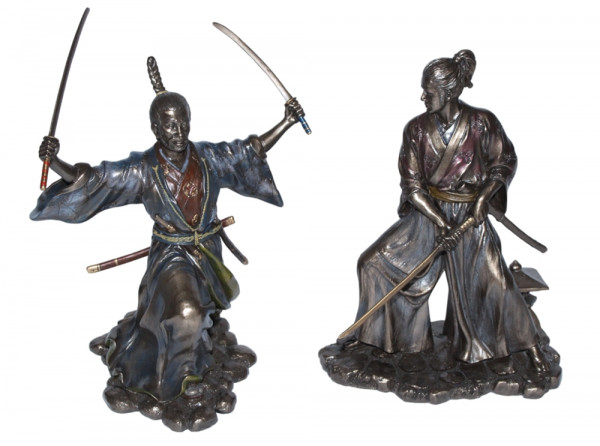 Set: Deko Figuren Samurai Art H 21-22 cm japanische Krieger im Kimono mit Schwertern