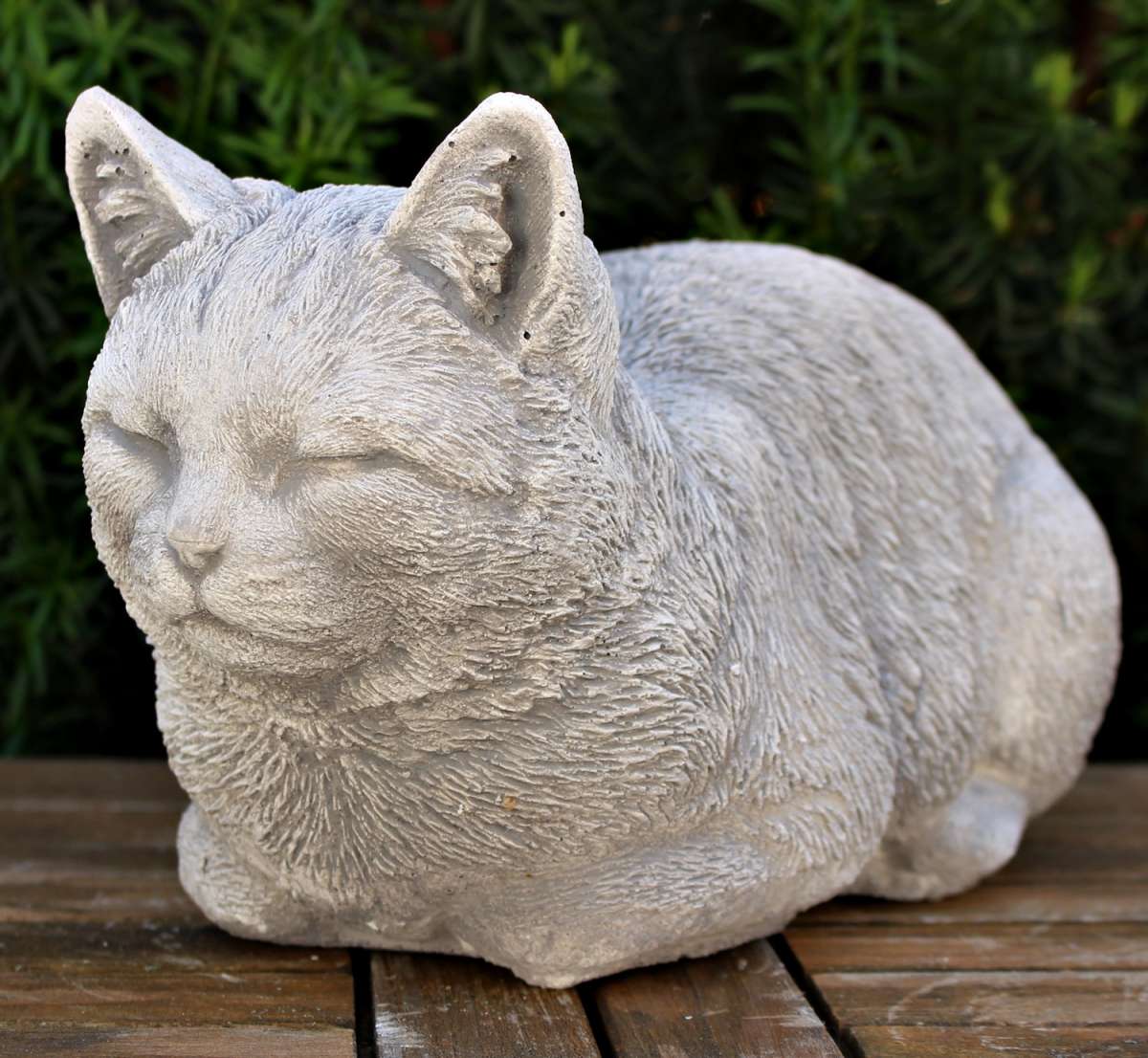 Betonfigur Katze gerade liegend Tierfigur Katzenfigur für