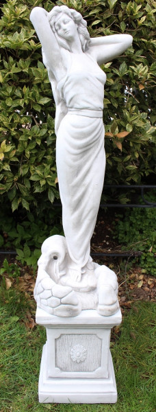 Beton Figuren Statue Frau als Wasserspeier auf klassischer Säule H 93cm Dekofiguren Gartenskulpturen