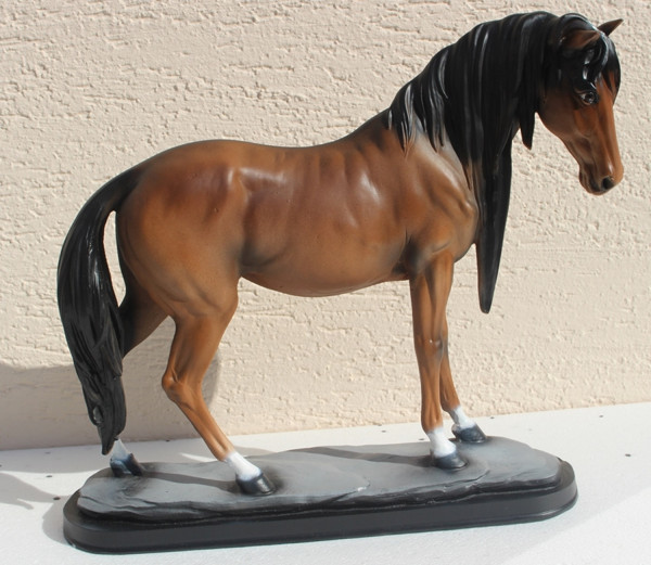 Dekorationsfigur Gartenfigur Pferd H 39 cm stehend hell braun Dekofigur Pferdefigur aus Kunstharz
