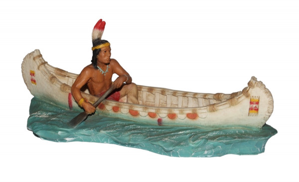 Indianerfigur Indianer Hiawatha im Kanu sitzend L 23,5 cm "He who makes Rivers" Deko Skulptur